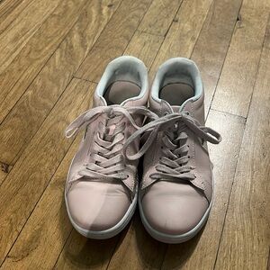 Lacoste pink sneaker